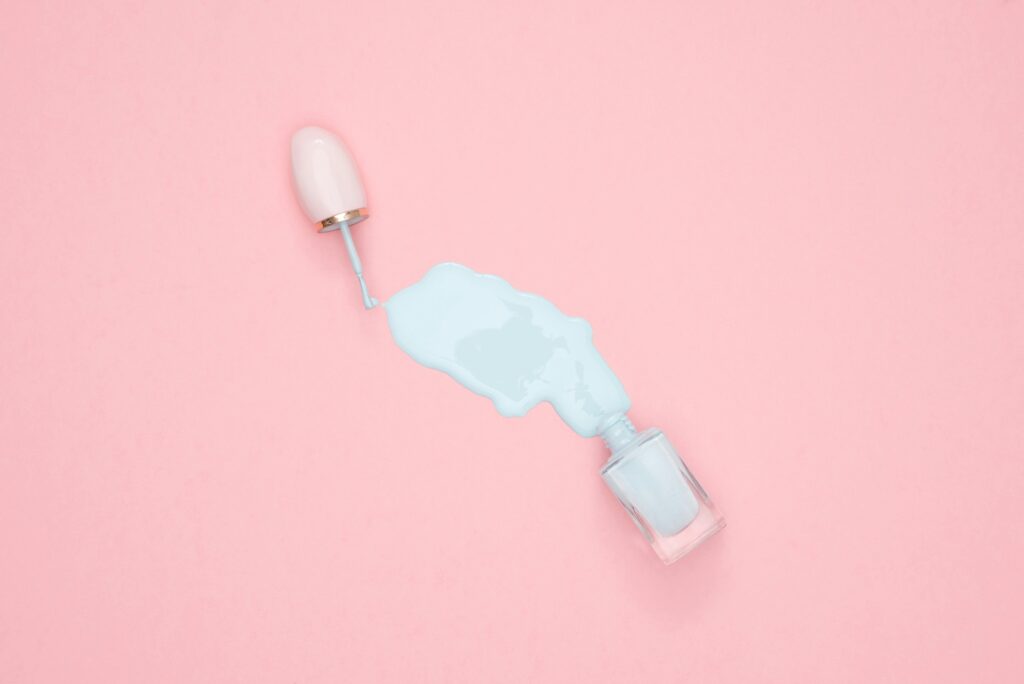 初心者でも失敗しないマニキュアの塗り方